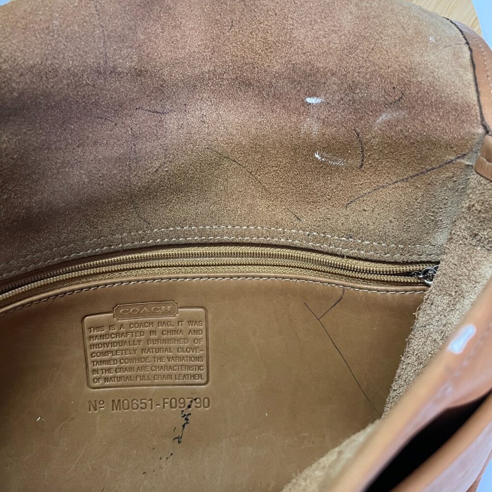 Vintage Coach 9790 City Bag Tan Leather Purse Shoulder Crossbody Brass Kiss Lock - Picture 12 of 13